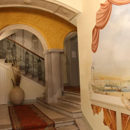 Urbanauts Minelli 4*